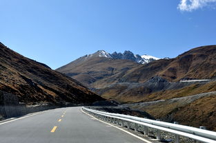 陪著老媽逛新疆 翻越獨(dú)庫公路，聆聽聲屏障下的山河壯歌